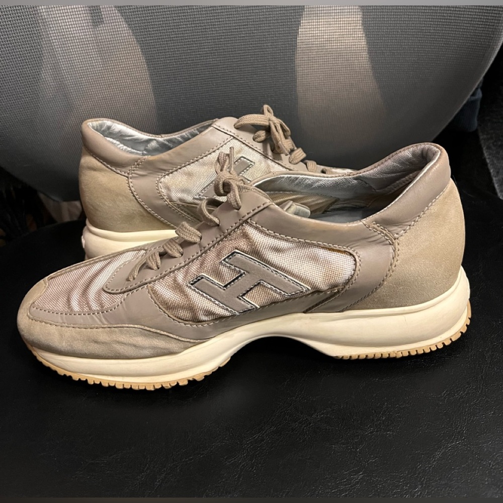 HOGAN Lace-up Beige Sneakers Natural
100% Leather, 100% Suede
MADE IN ITALY